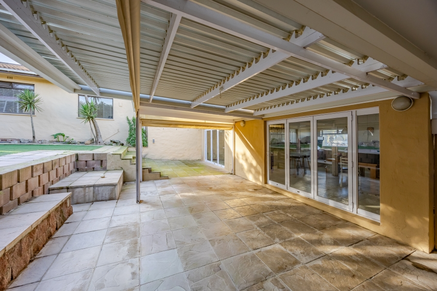4 Bedroom Property for Sale in Flamingo Vlei Western Cape